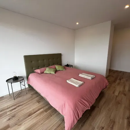 Modern Spacious With Rooftop Pool Apartman *