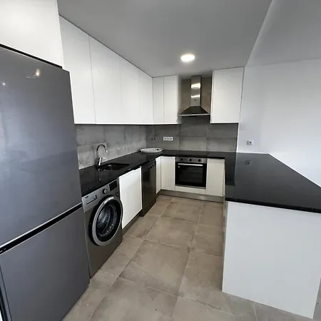 Modern Spacious With Rooftop Pool * Sao Martinho do Porto