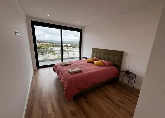 Modern Spacious With Rooftop Pool * São Martinho do Porto